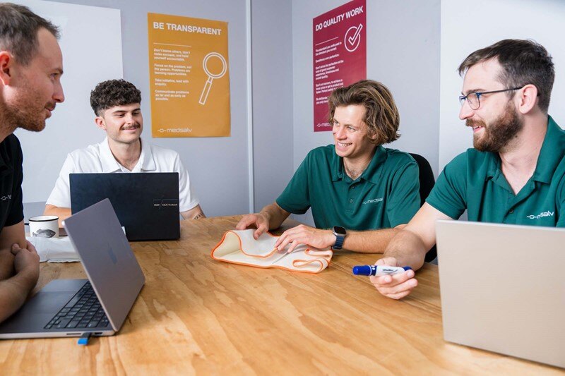 business_medsalv_meeting