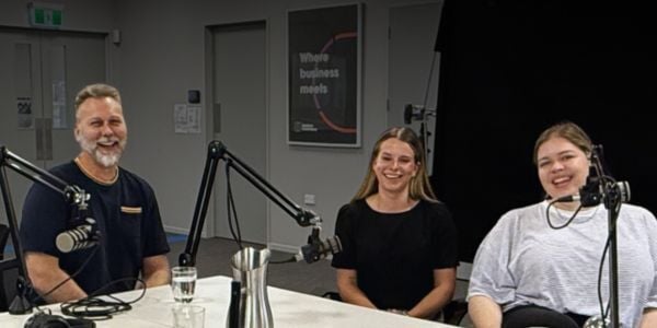 S3 Episode 4: Alli Kennedy – Sharenanigans 🎲